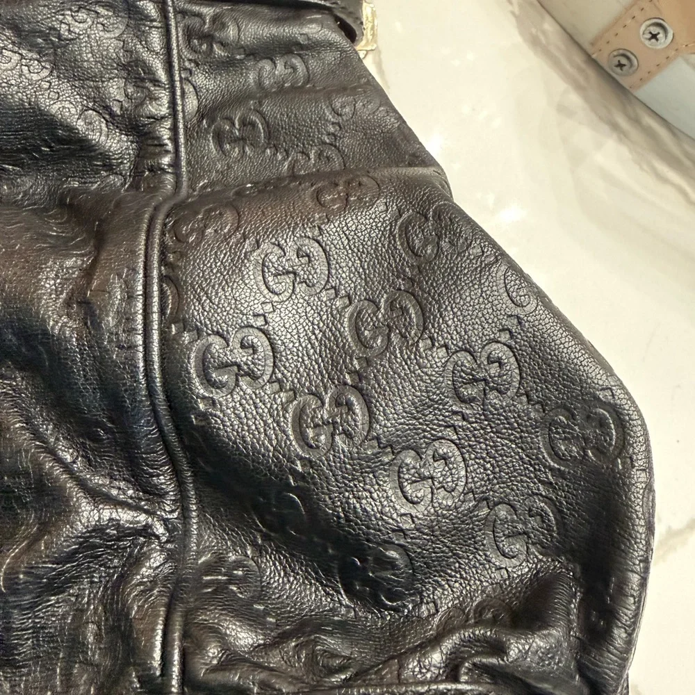 GUCCI Guccissima Leather Shoulder Bag Black Silver Hardware | Authentic - Picture 10 of 13